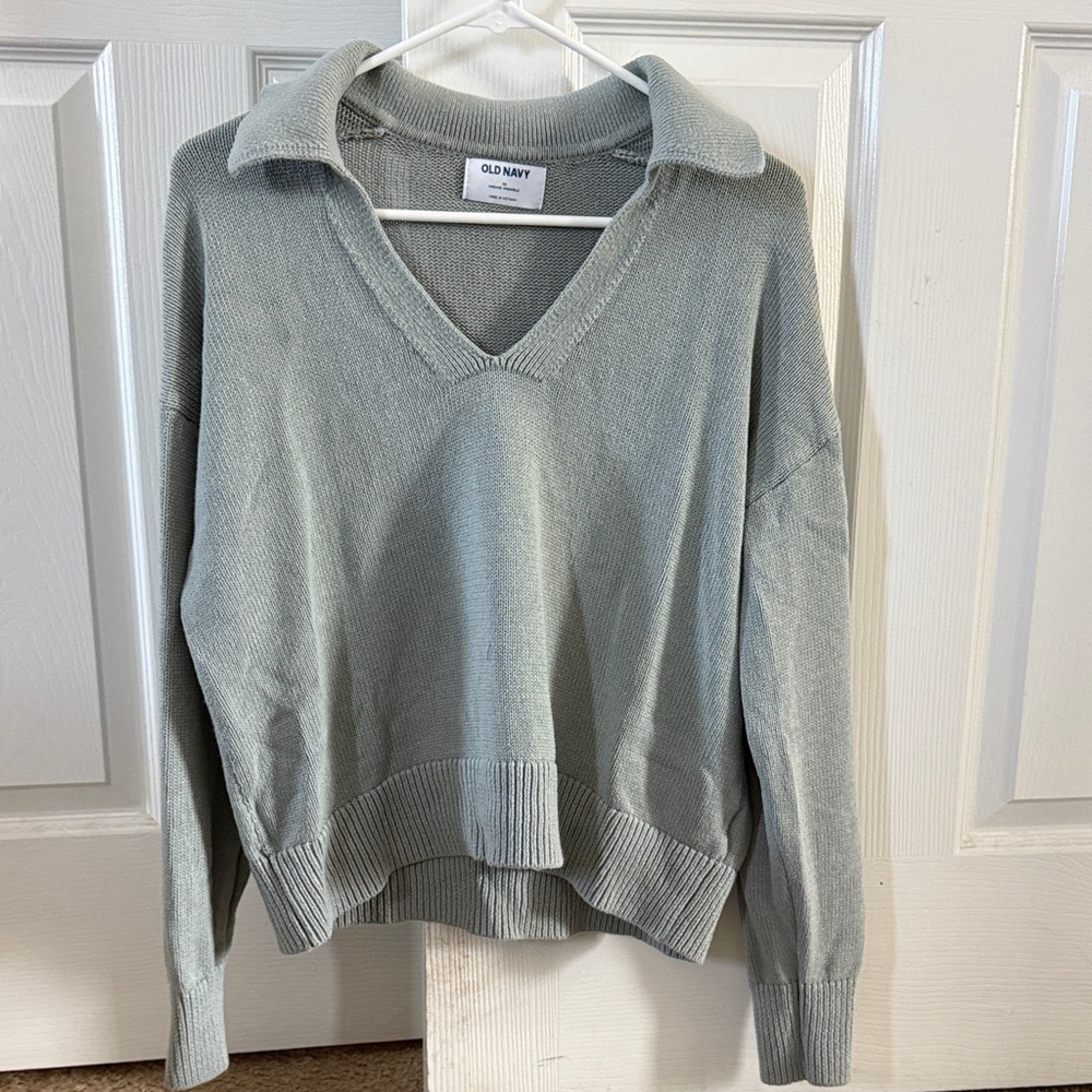 Old Navy Women's Light Gray V-Neck Sweater